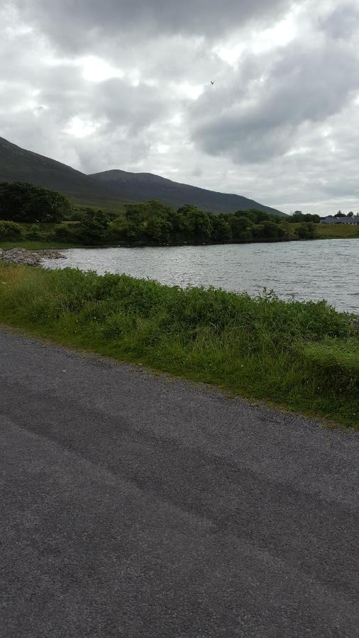 Riverwalk House B&B Oughterard Buitenkant foto